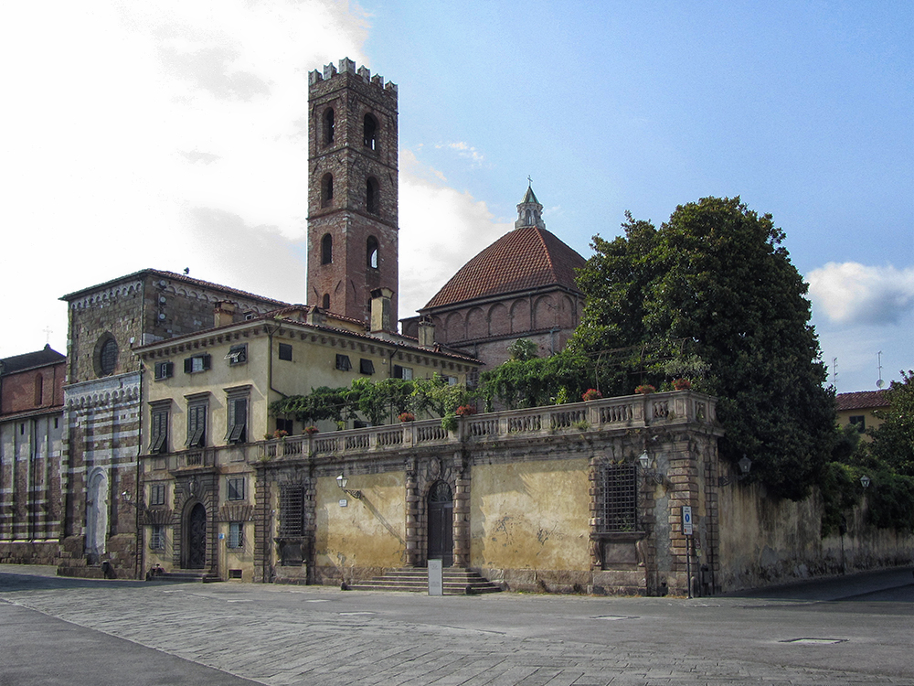 Lukka, Piazza di San Martino - Podróże ze smakiem